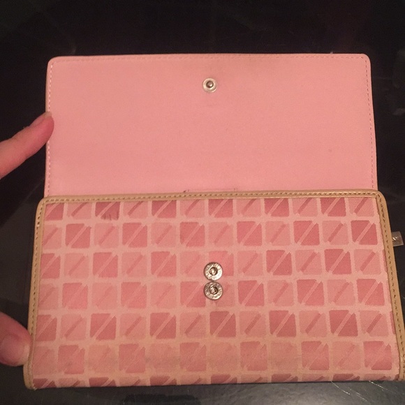 Nine and Company Pink wallet - Picture 8 of 8